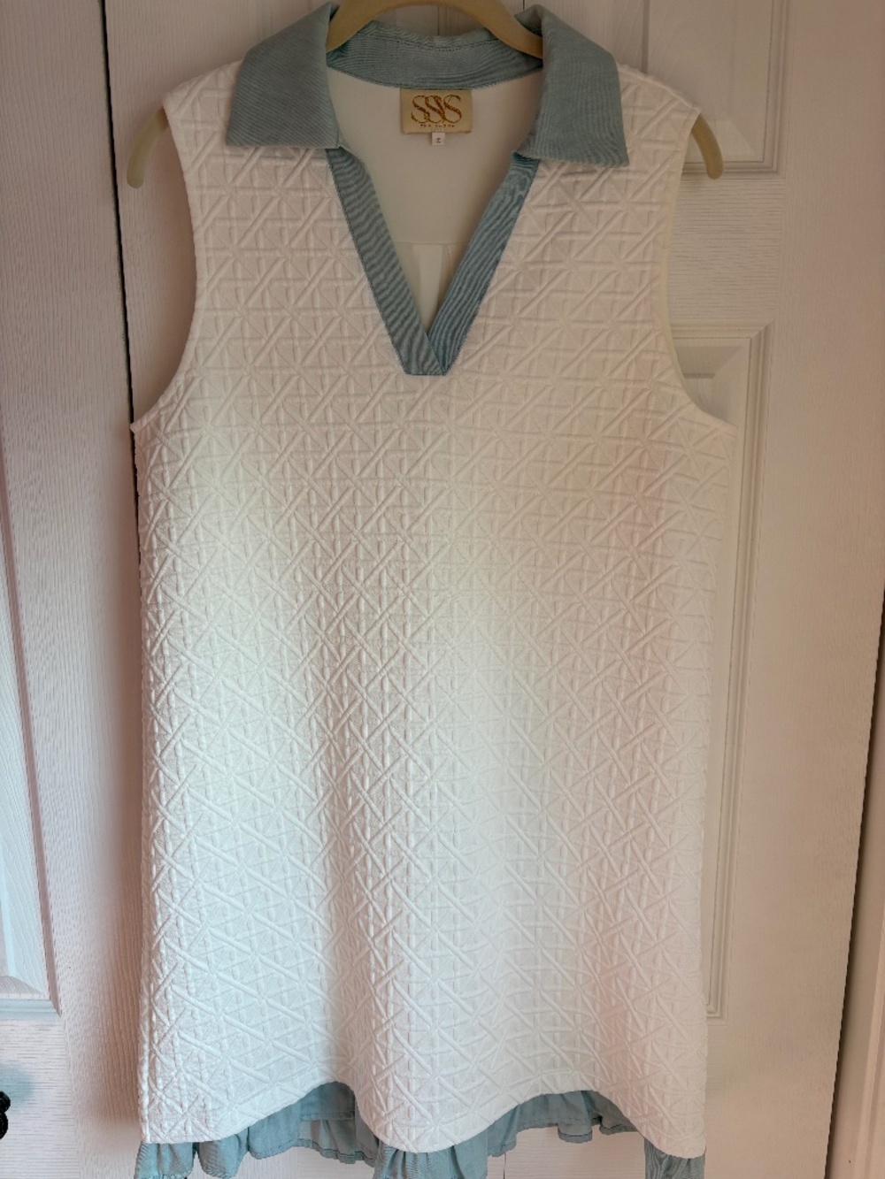 White Dress w Quilting pattern and Chambray trim/ Size S